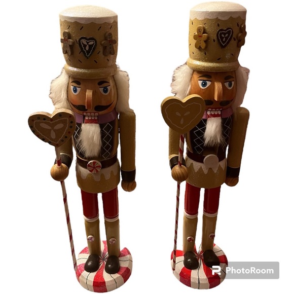 15in Wood Nutcracker w/ Staff Peppermint Candy Base Glitter & Gingerbread Man x2 - Picture 4 of 11